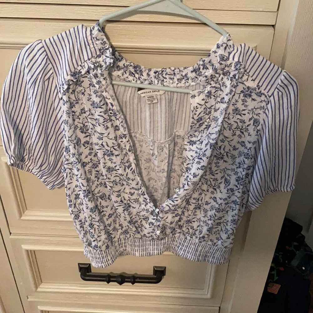 American eagle size small crop top